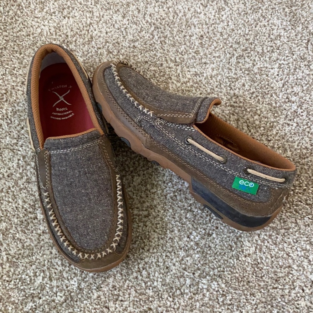 Twisted X slip ons
